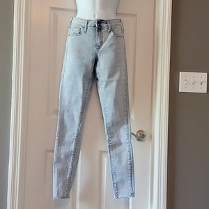 Universal Thread light wash skinny jeans